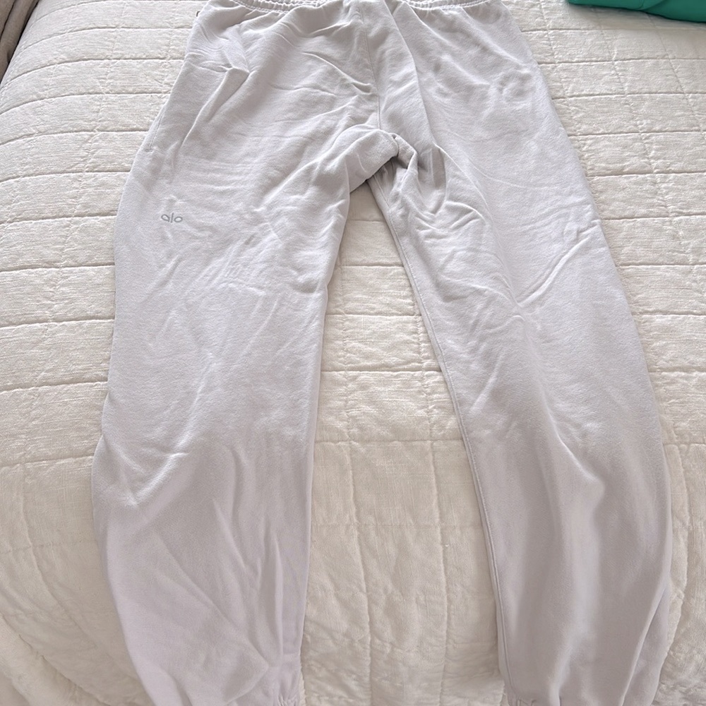 ALO Yoga cream Track Pants - Picture 3 of 4